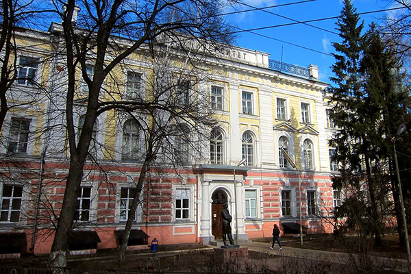 Здание Ярославского государственного университета